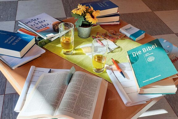 Bibelarbeit bei der Frauenfreizeit in Marburg