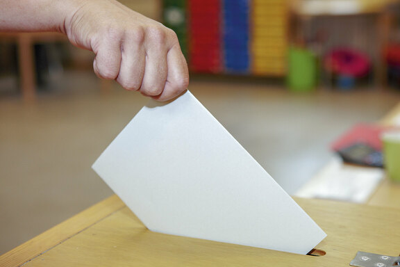 Über die rege Beteiligung an der ersten Bewohnerbeirats-Wahl freuten sich die Verantwortlichen sehr. Symbolfoto: © Christian Schwier / stock.adobe.com