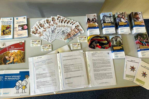 Eine Bandbreite an Informationsmaterial lag zur Mitnahme bereit Eine Bandbreite an Informationsmaterial lag zur Mitnahme bereit