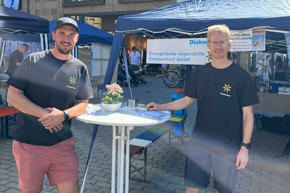 Am Stand der Flexiblen Hilfen konnte man am Luftballonwettbewerb teilnehmen  