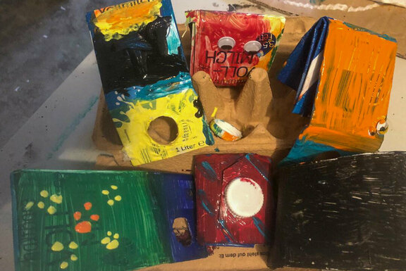 Die ION Kids bastelte aus Milchtüten praktische und ganz individuelle Portemonnaies