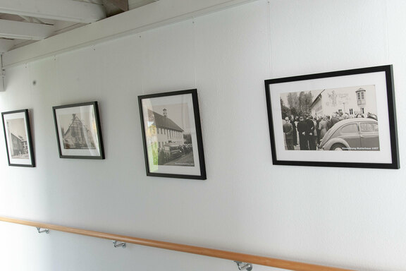 Ein Teil der Motive zeigt die Entstehung des Mutterhauses in Freudenberg Ein Teil der Motive zeigt die Entstehung des Mutterhauses in Freudenberg