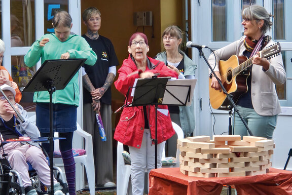 Fröhliches Singen zur Begrüßung