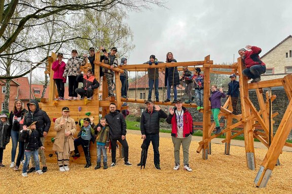 Gruppenfoto mit der SGA Uslar und mit LIFE