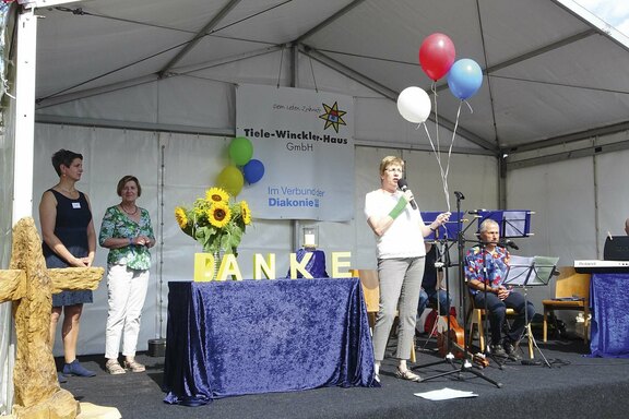 Impressionen vom Sommerfest im vergangenen Jahr Impressionen vom Sommerfest im vergangenen Jahr