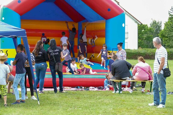 Auf der Hüpfburg ließ sich gut toben