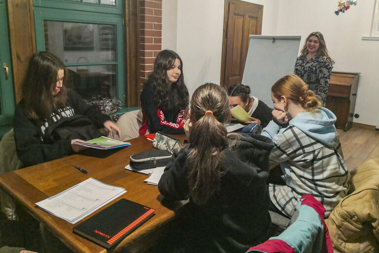 Unterricht für Jugendliche im Haus Friedenshort in Miechowice