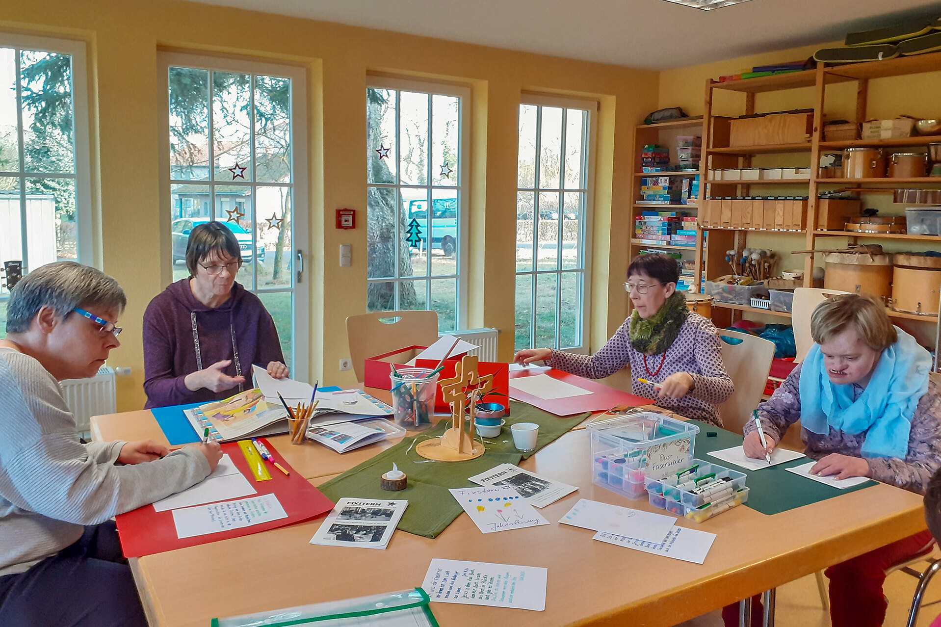 Konzentriert und kreativ: das Redaktionsteam während der Arbeit