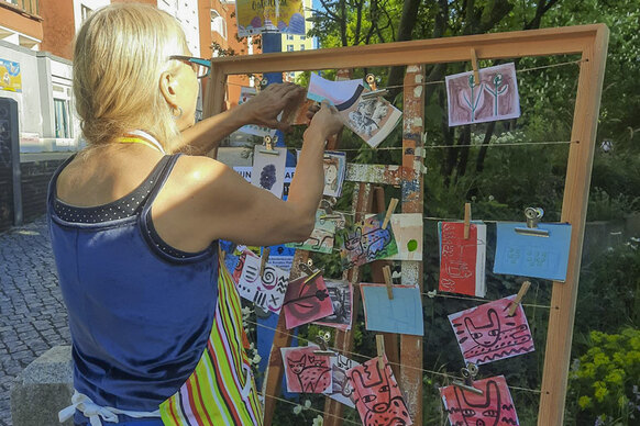 Kunst | Jetzt | Arbeit am 1. Mai in Berlin-Hellersdorf