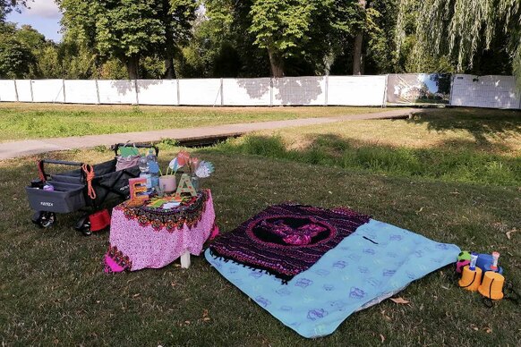 EvA im Park mit Spielangeboten und Getränken EvA im Park mit Spielangeboten und Getränken