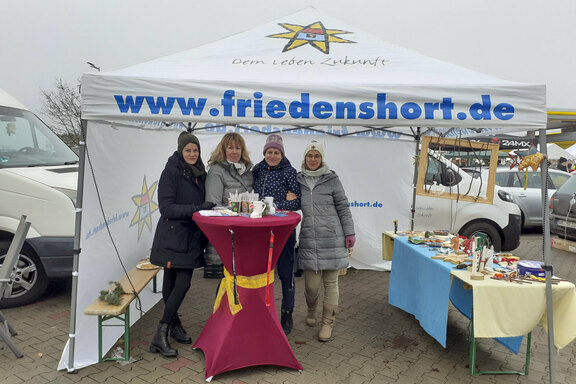 Friedenshort präsentiert sich auf dem Weihnachtsmarkt am ENI Autohof  