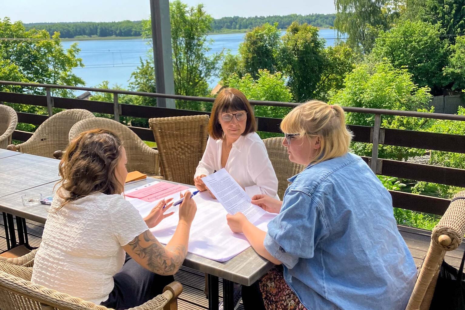 So lässt es sich gut arbeiten: schöne Aussicht auf den Schweriner See