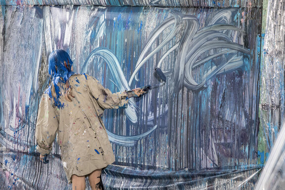 Dreh beim Action Painting