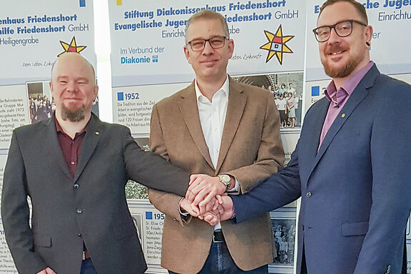 Stephan Drüen (mitte) und das neue Leitungsduo Matthias Fickler (re.) und Axel Kuss