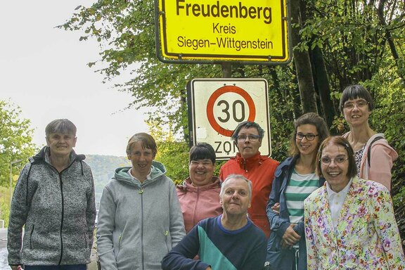 Freudenberg war das Ziel der Reisegruppe aus der Einrichtung Heiligengrabe Freudenberg war das Ziel der Reisegruppe aus der Einrichtung Heiligengrabe