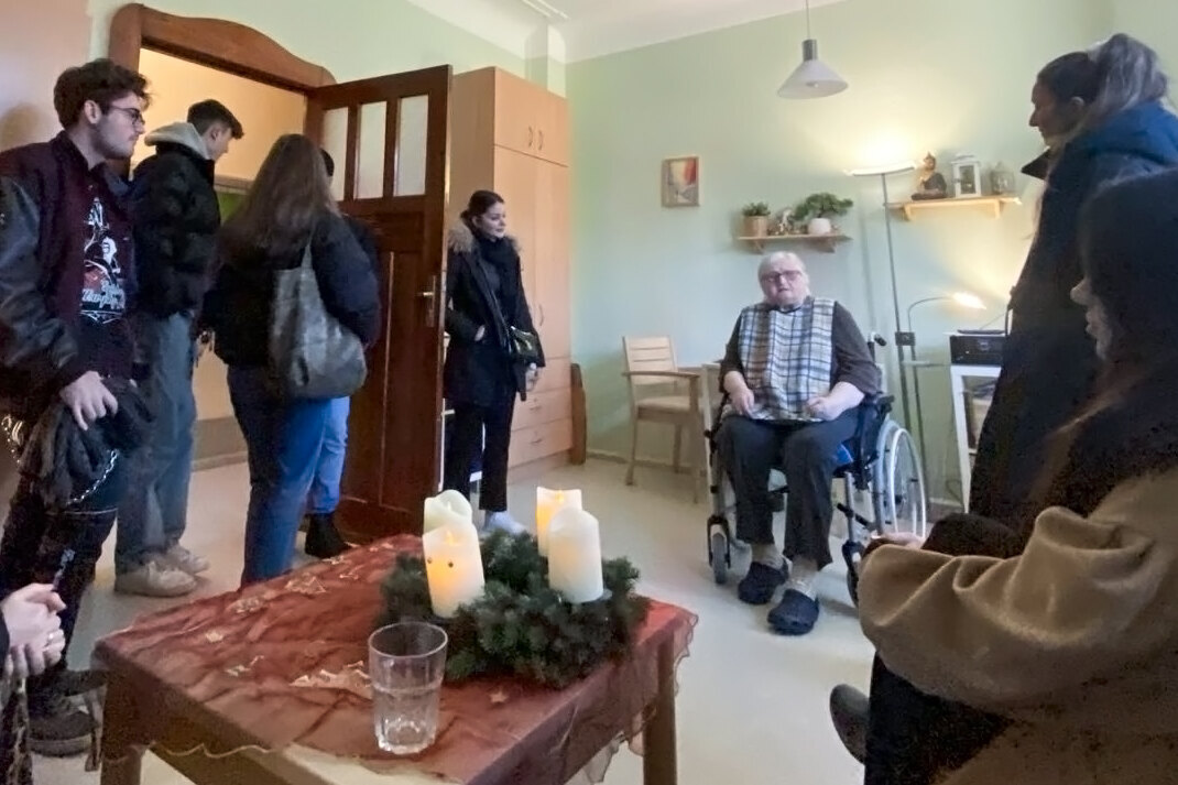 Auch die Bewohnerinnen und Bewohner kamen bei einem Besuch der Wohngruppen zu Wort