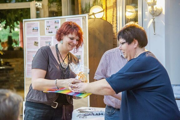 Monika Greibaum bei der Leitungstagung in Tostedt 2012 – hier mit Carmen Louis (Einrichtung Northeim)