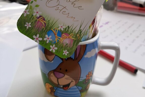 ... das sie unter Einhaltung der Schutzmaßnahmen den Familien an die Haustür brachten