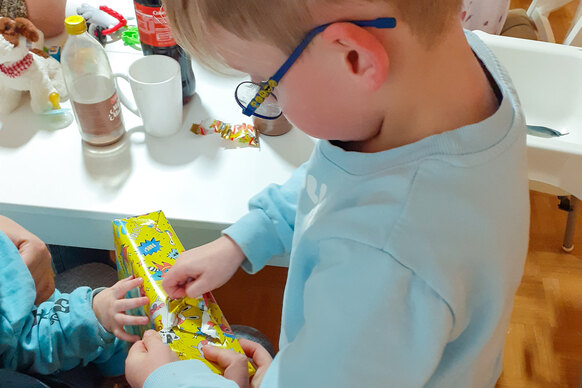 Die Kinder freuten sich über neues Spielzeug