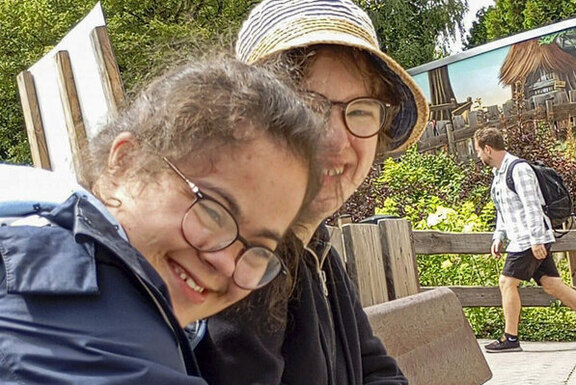 Fröhliche Teilnehmende beim Ausflug nach Hannover