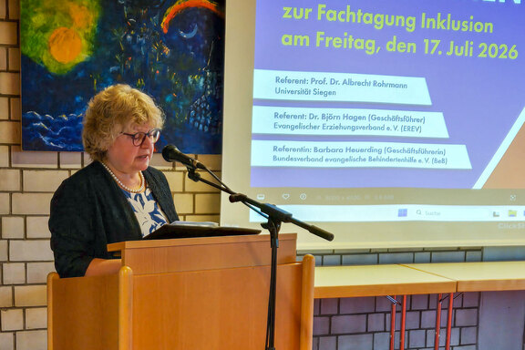 Leitende Theologin Pfrn. Ute Riegas-Chaikowski schlug einen inhaltlichen Bogen zu Mose