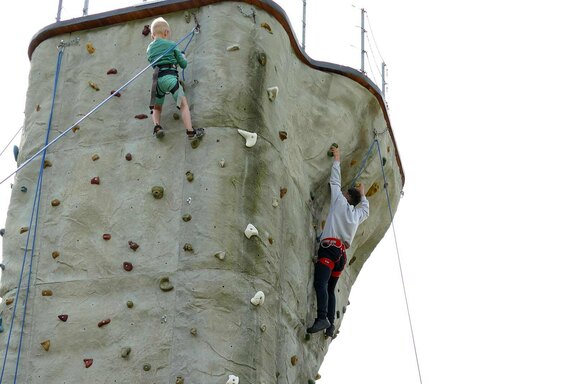 Hoch hinaus ging es am Kletterturm