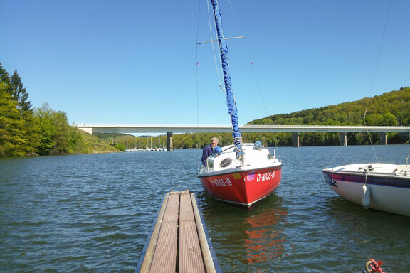 Das Segelboot O-NASS-IS auf dem Biggesee  