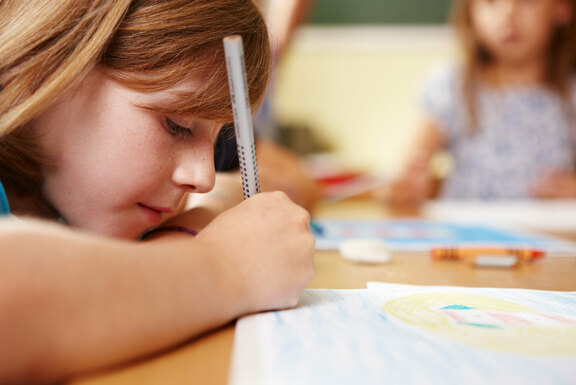 Kreative Freizeitgestaltung ist ein Element, um für Beschäftigung der Kinder und Jugendlichen in den Wohngruppen zu sorgen. Symbolfoto: Christian Schwier