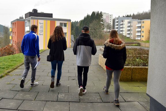 Während der Führung galt es, die richtigen Antworten auf die Rätselfragen zu finden