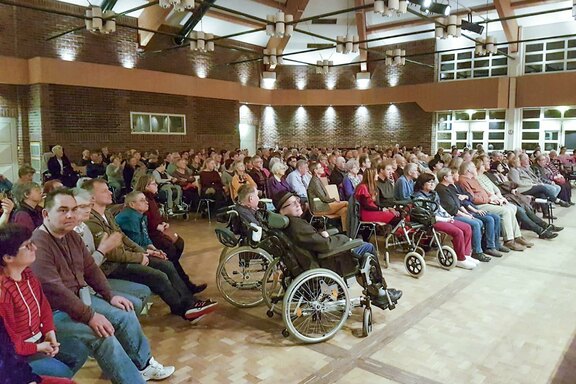 Die Zuhörer ließen sich auf eine musikalische Reise mitnehmen; der Gemeindesaal war wieder gut gefüllt