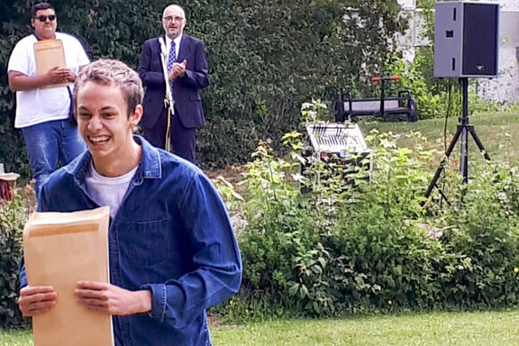 Die Freude über den bestandenen Abschluss war groß Die Freude über den bestandenen Abschluss war groß