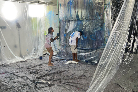 Dreh beim Action Painting