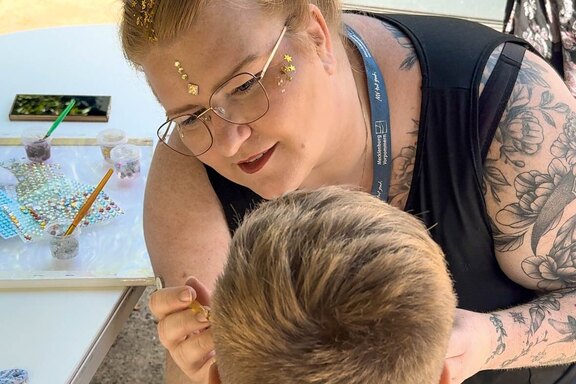 Beim Kinderschminken