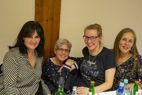 Impressionen vom gemütlichen Beisammensein im Festsaal