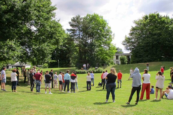 Die Abschlussfeier fand in diesem Jahr open air statt Die Abschlussfeier fand in diesem Jahr open air statt