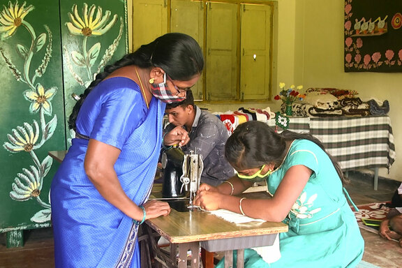 ... wie das Bedienen einer Nähmaschine ... wie das Bedienen einer Nähmaschine