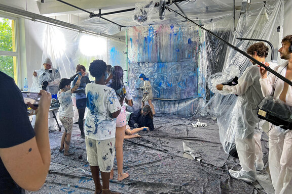 Dreh beim Action Painting