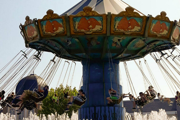 Der Ausflug ins Phantasialand war für die Kinder und Jugendlichen ein einzigartiges Erlebnis Der Ausflug ins Phantasialand war für die Kinder und Jugendlichen ein einzigartiges Erlebnis