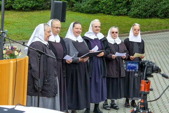 Ein kleiner Chor der Schwesternschaft gestaltete die Morgenandacht musikalisch. Die Lieder hatte Frau Hamann teils selbst gewählt.