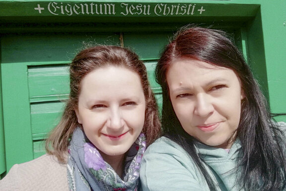 Selfie von Anna Seemann-Majorekt mit Künstlerin Ewelina Kuna, die zurzeit das Mutter-Eva-Museum leitet