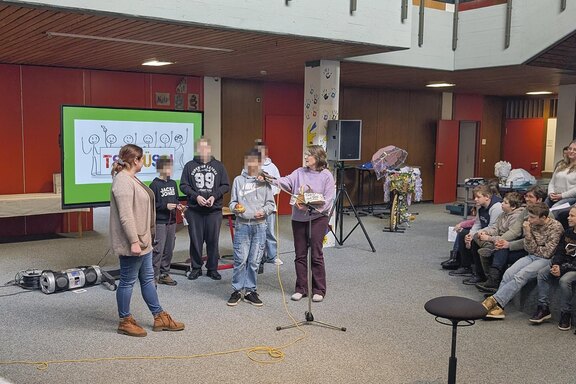 Das Programm gestalteten die Schülerinnen und Schüler Das Programm gestalteten die Schülerinnen und Schüler