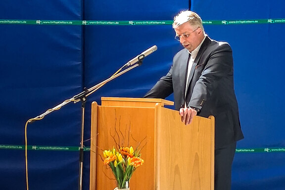 Grußwort der Geschäftsführung von Kaufmännischem Leiter Götz-Tilman Hadem Grußwort der Geschäftsführung von Kaufmännischem Leiter Götz-Tilman Hadem