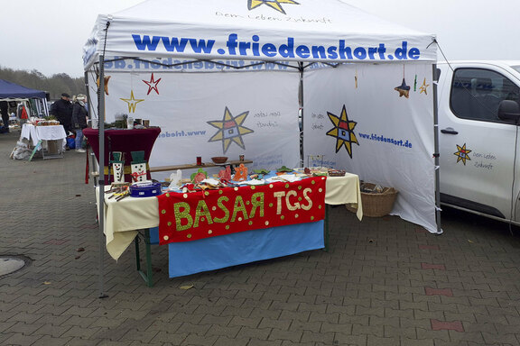 Friedenshort präsentiert sich auf dem Weihnachtsmarkt am ENI Autohof