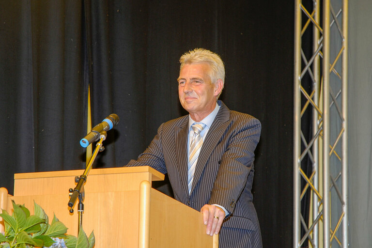 Der frühere Freudenberger Bürgermeister Eckhard Günther als Grußredner beim Mutterhaus-Jubiläum 2007 