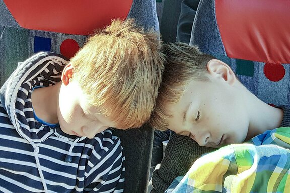 Ein Theaterbesuch macht müde