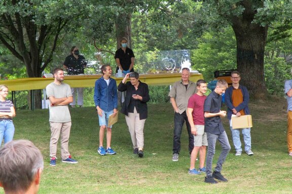Es gab auch ein leckeres Büffet (Hintergrund) mit süßen und herzhaften Köstlichkeiten Es gab auch ein leckeres Büffet (Hintergrund) mit süßen und herzhaften Köstlichkeiten
