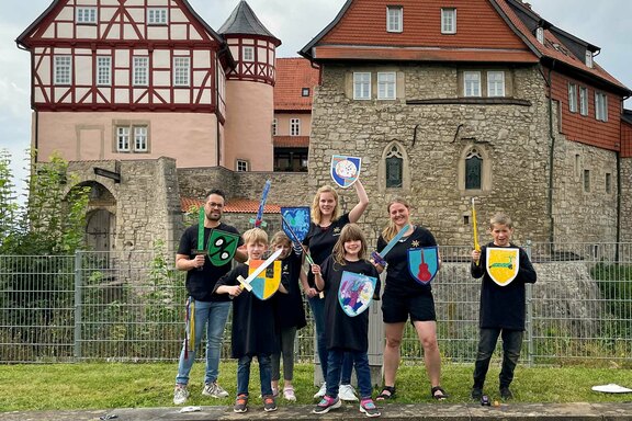 Gruppenfoto vor der Burg Bodenstein