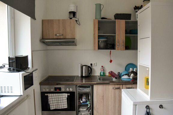 Auch Haushaltsführung will gelernt sein, dazu bieten die kleinen Küchen gute Gelegenheit