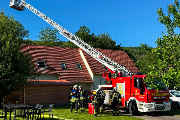Auch eine Drehleiter kam zum Einsatz