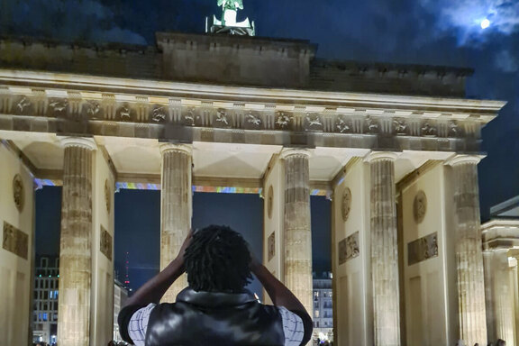 Auch das Brandenburger Tor wirkte angestrahlt noch einmal ganz besonders